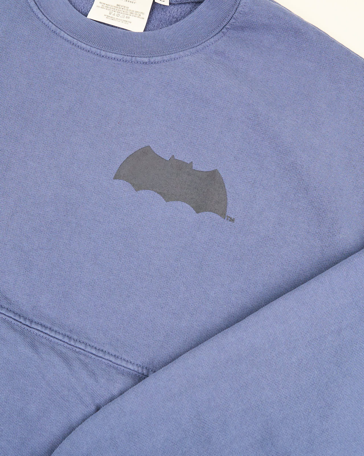 The Dark Knight Returns™ - Batman™ Moonlight Organic Fleece Crew Neck Sweatshirt - Image 4